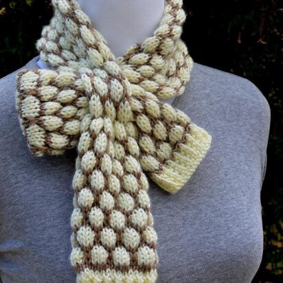 Shaded Bobble Stitch Scarf ( Keyhole / Ascot / Pull-Through / Vintage / Stay On Scarf Knitting Pattern )