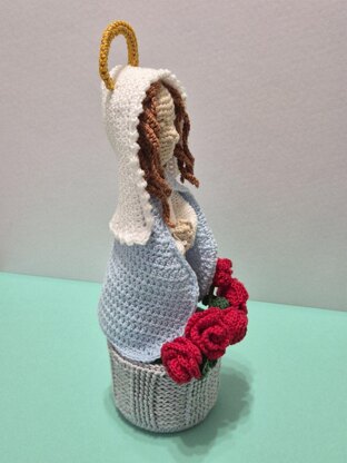 Virgin Mary with roses