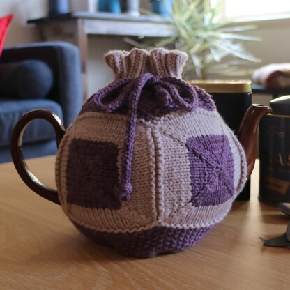 Criss-Cross Tea Cosy