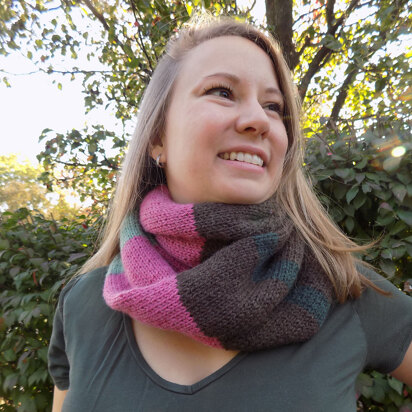 Tubular Cowl in Plymouth Yarn Hot Cakes - F826 - Downloadable PDF