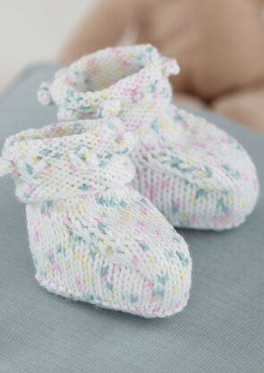 Baby Bootees in Sirdar Snuggly Spots DK - 4562 - Downloadable PDF
