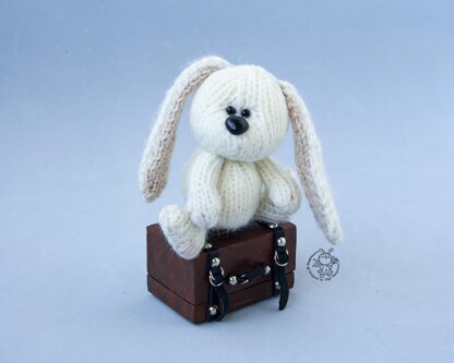 Mini bunny knitting flat