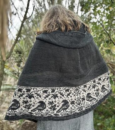 Corby Weemin I DK hooded cape