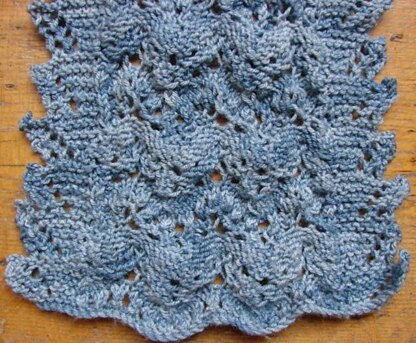 Scalloped Clouds lacy scarf with pointed edges