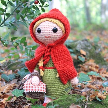 Red Riding Hood amigurumi doll