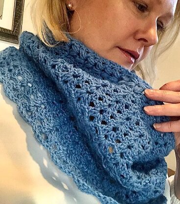 Lacy Cowl