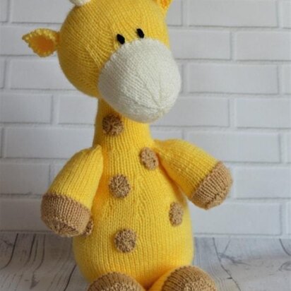Raf the Giraffe - knitting pattern