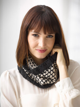 Concerto Cowl in Lion Brand Heartland - L30097