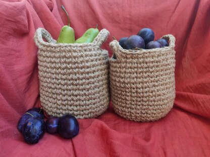 Jute Basket With Handles (2 sizes)