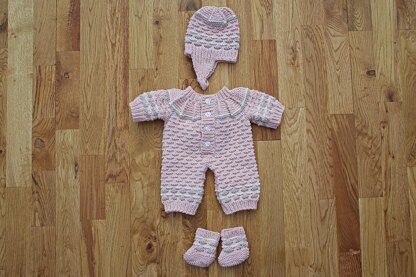 P76 Doll's Bodysuit, Bootees and Hat with Strap