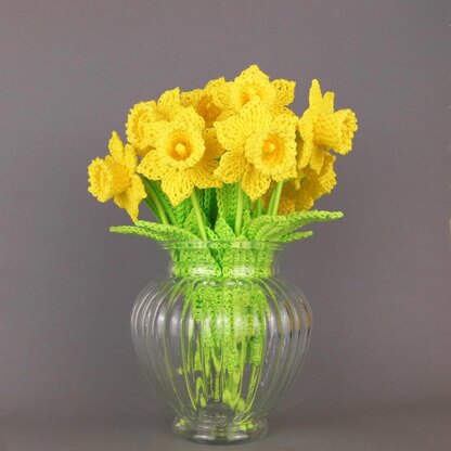 Crochet pattern daffodils bouquet of flowers or single flower