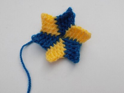 Adjustable Crochet Flower (3+ Petals)