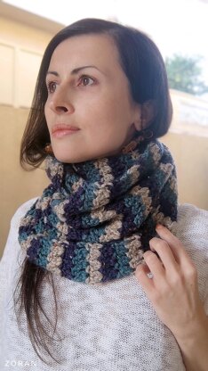 Marnie crochet loop scarf