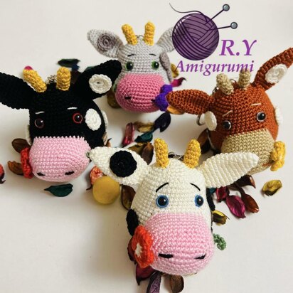 Amigurumi cow keychain