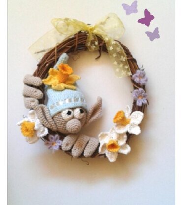 Easter Wreath Garden Gnome