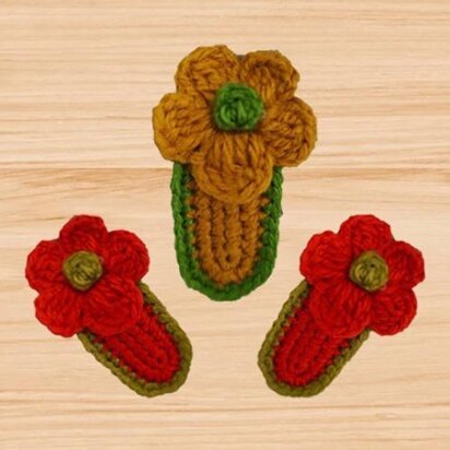 A crochet flower hair clip 2