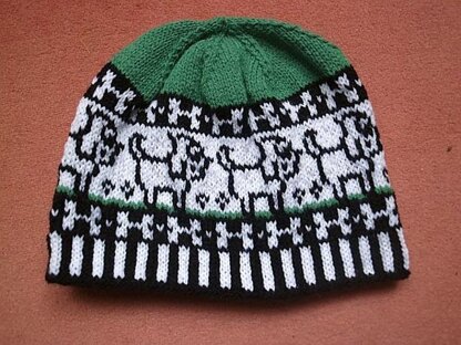 Comic dog "Nachgelaufen" beanie