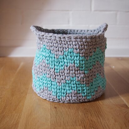 Knit look basket