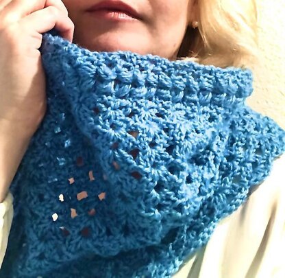 Lacy Cowl