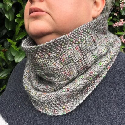 Hip To Be Squared Cowl