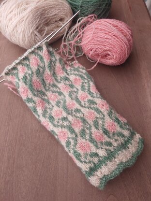 Winterberry mittens