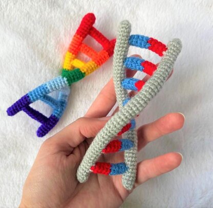 Crocheted DNA mini.