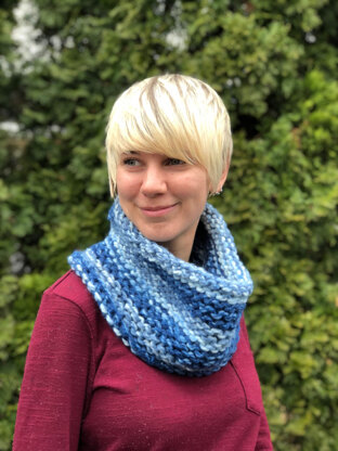 Garter Stitch Cowl  in Plymouth Yarn Mega Cakes - F860 - Downloadable PDF