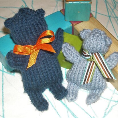 Worry Bear - knitting pattern