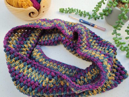 Pretty Puff Stitch Cowl - US Terms