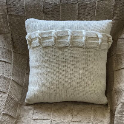 Cable twist pillow cover