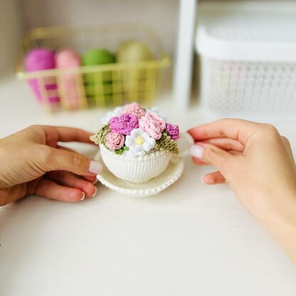 Crochet cup, amigurumi cup, crochet flowers, crochet floral decoration, Flower cup