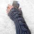 3D cables knit-look gloves