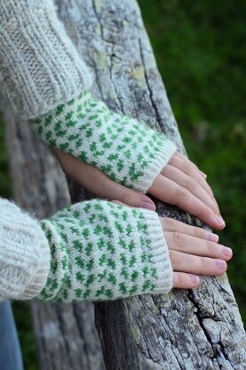 Bilberry Fingerless Mitts