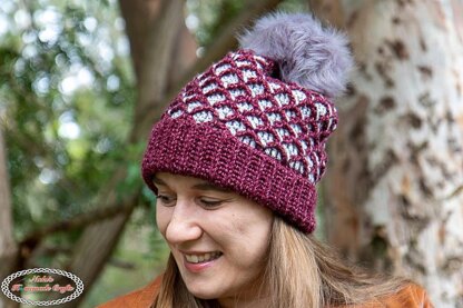 Reversible Diamonds Hearts Hat