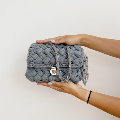 Criss-Cross Crochet Clutch
