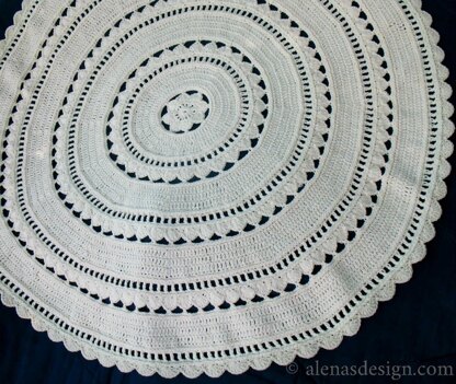 Round Floral Blanket