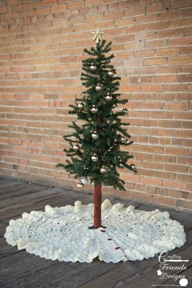 Beautifully Textured Christmas Tree Skirt