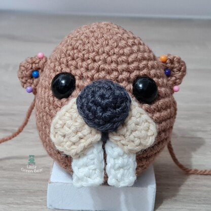 Bobby the Beaver - US Terminology - Amigurumi