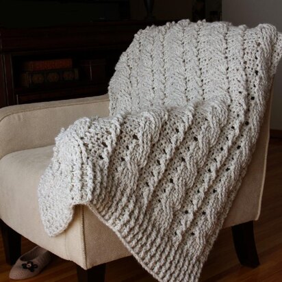 Chunky Cables Decorative Throw