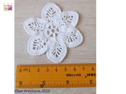 Crochet white openwork flower