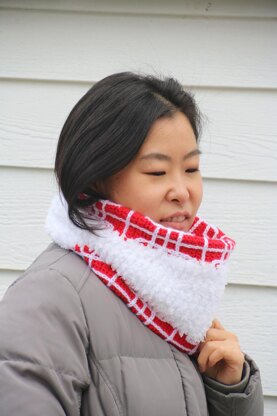 Chinese Lattice Cowl