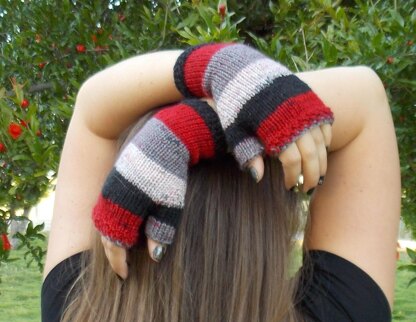 Easy Self Striping Fingerless Gloves