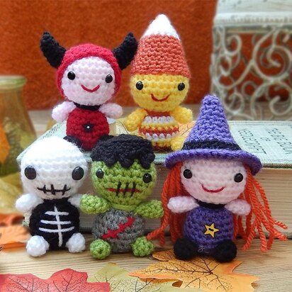 Crochet Kits - Amigurumi Halloween Kit Wizard