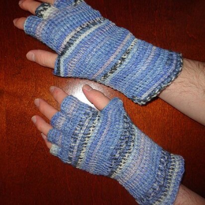 Tunisian Fingered Mittens