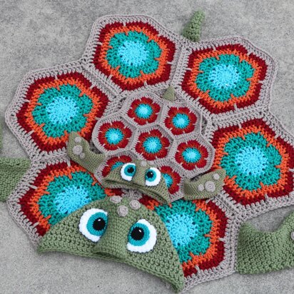 Hooded Sea Turtle Blanket