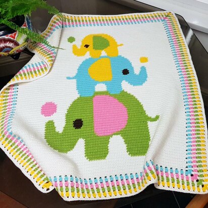 CROCHET Baby Blanket - Three Elephants