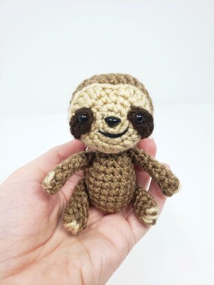 Valentine the Sloth Amigurumi