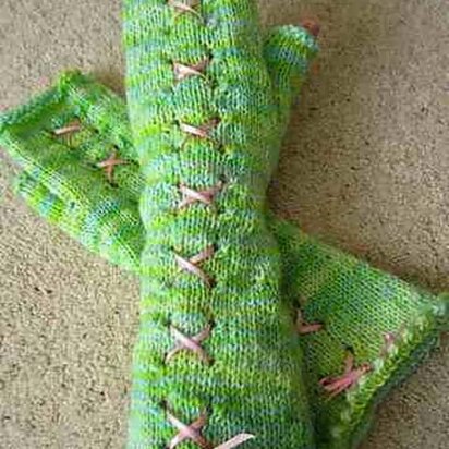 Spring Fingerless Gloves - knitting pattern