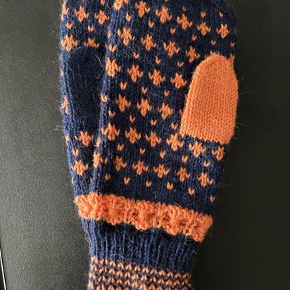 Flowers in Mittens - knitting pattern