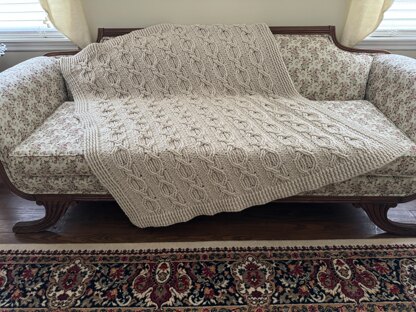 Balmoral Cabled Throw